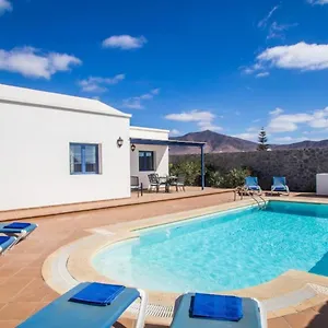 villa-atlantico-rubicon.in-canary-islands.com/