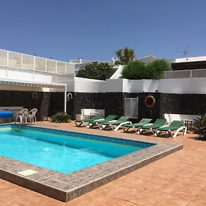 villa-yuca-13.in-canary-islands.com/